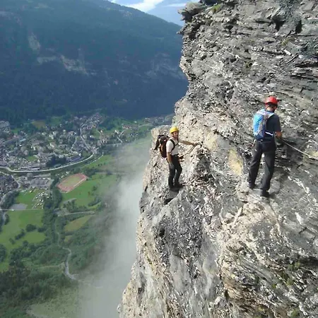 Proche Du Telecabine Gemmi Et Sport Arena Apartment